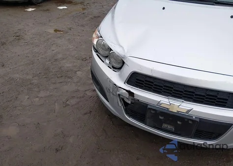 2014 Chevrolet Sonic Lt Auto z USA, uszkodzony, nr VIN 1G1JC5SH8E4105017